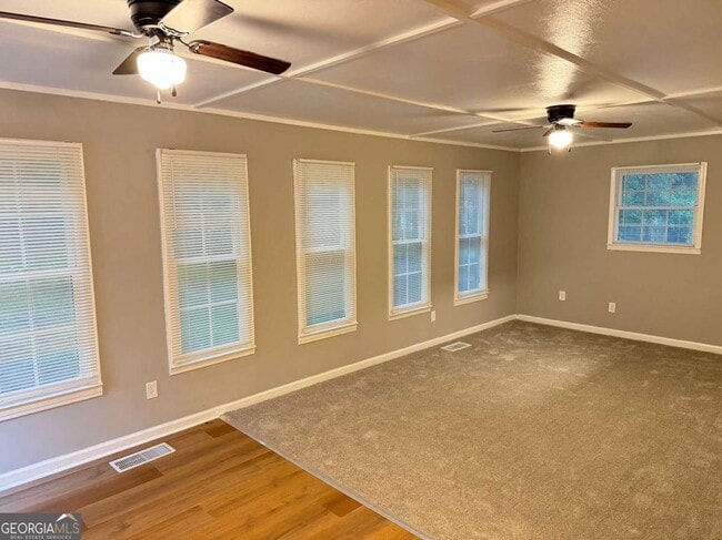 Building Photo - 155 Davis Rd