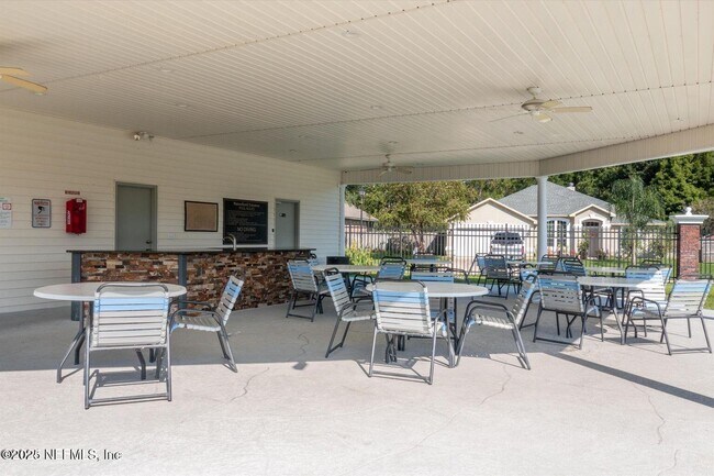 Building Photo - 12082 Brandon Lake Dr