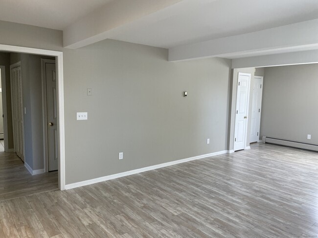 Building Photo - 7 Terrace Pl