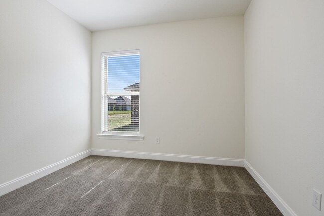 Building Photo - Must see single story 4 bed/3 full bath floor plan in sought after Fairview Gardens!