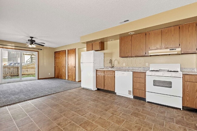 Building Photo - 30 W Oxford St