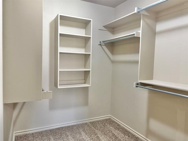 Building Photo - 517 SW 44th St
