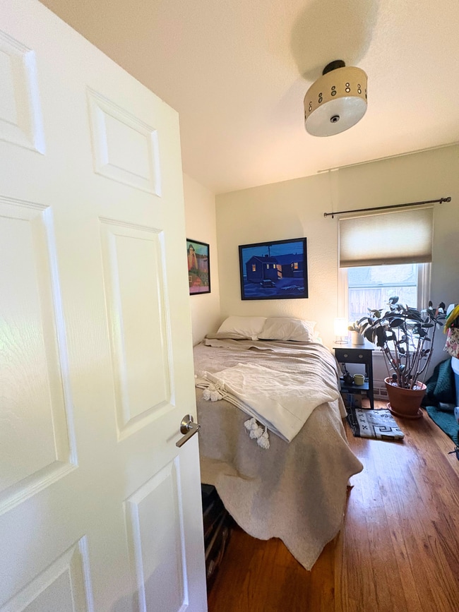 Building Photo - Spacious and Bright 3B Home in Longmont Available for August. Great Location!