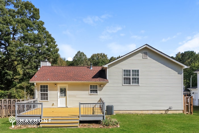 Building Photo - 661 Angela Dr