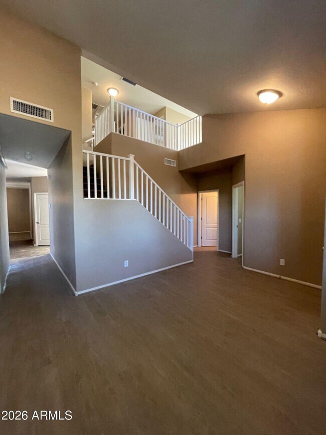 Building Photo - 10024 E Isleta Ave