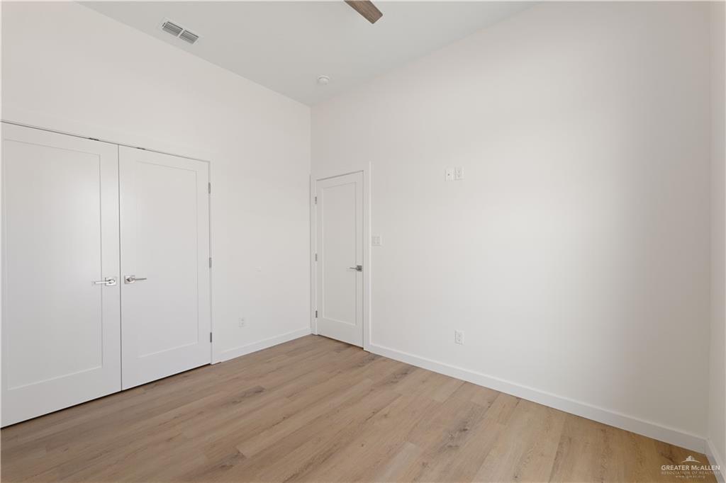 Building Photo - 1008 N Trinity St