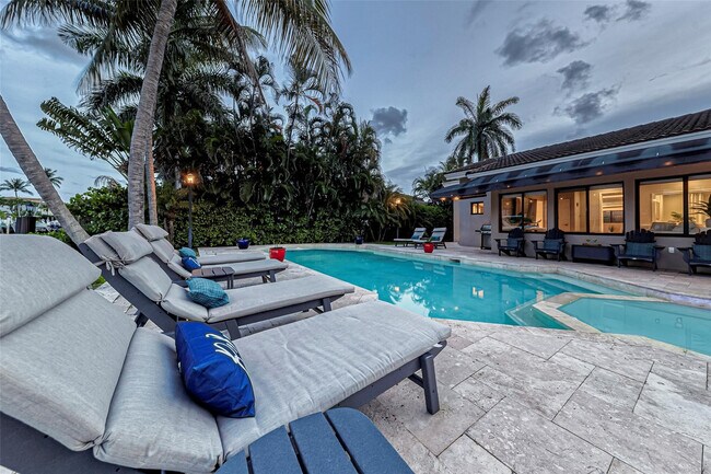 Building Photo - 616 Riviera Isle Dr