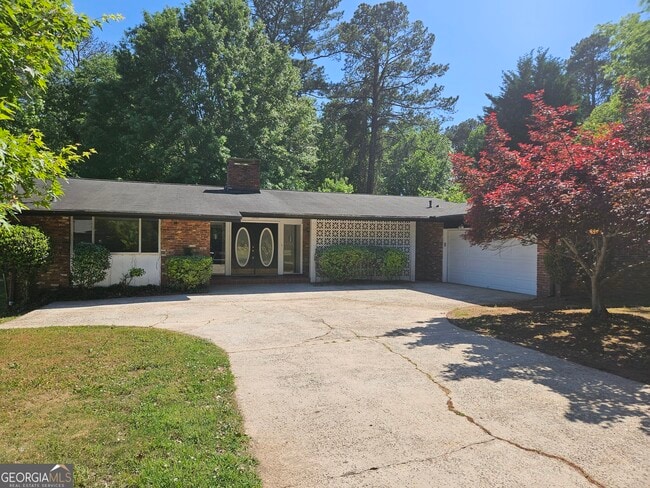 Building Photo - 3543 Cloudland Dr
