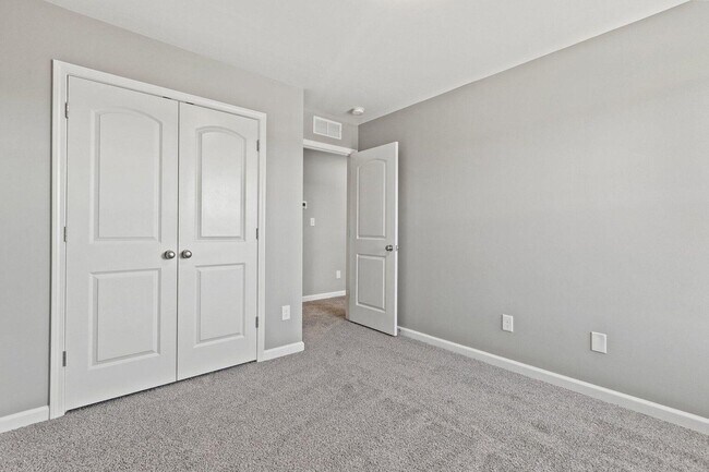 Building Photo - 227 Jared Parker Wy