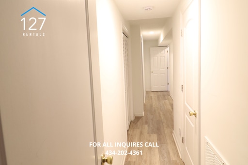 Building Photo - Conveniently Located Single Family Home with lots of space!