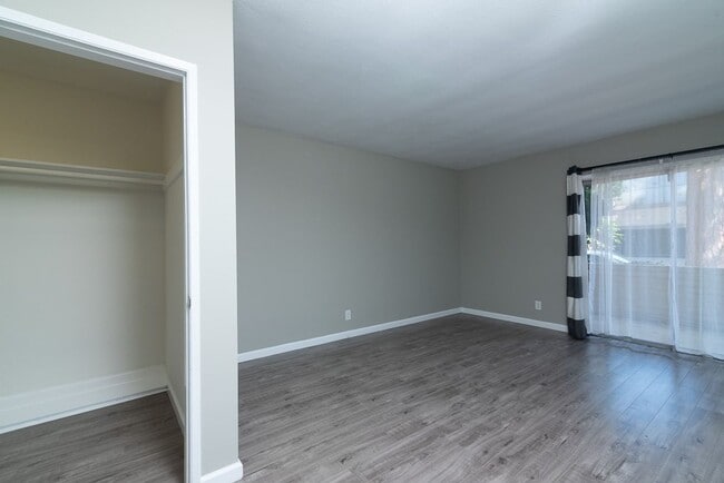 Building Photo - Spacious 2+2 in the Heart of Culver City!