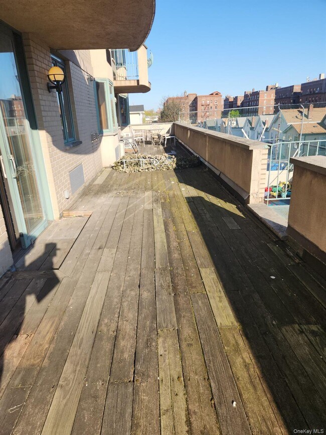 Building Photo - 63-47 Booth St