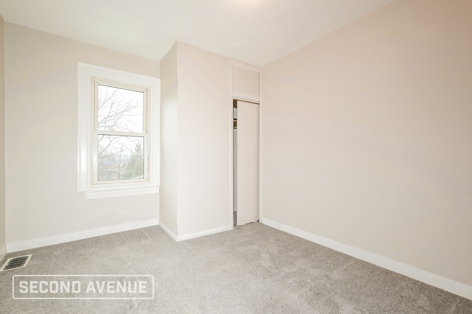 Building Photo - 7645 Highland Ave