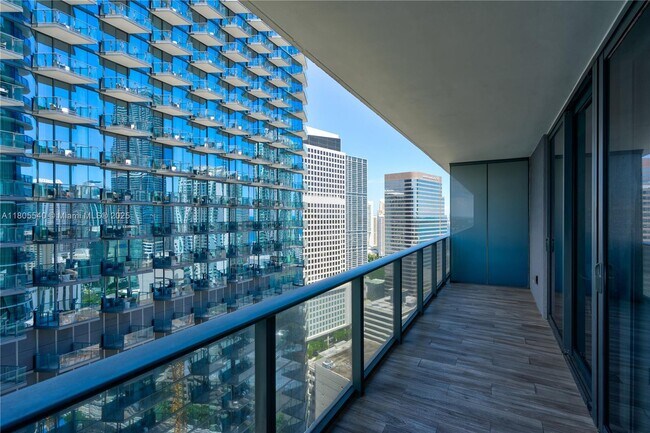 Building Photo - 801 S Miami Ave