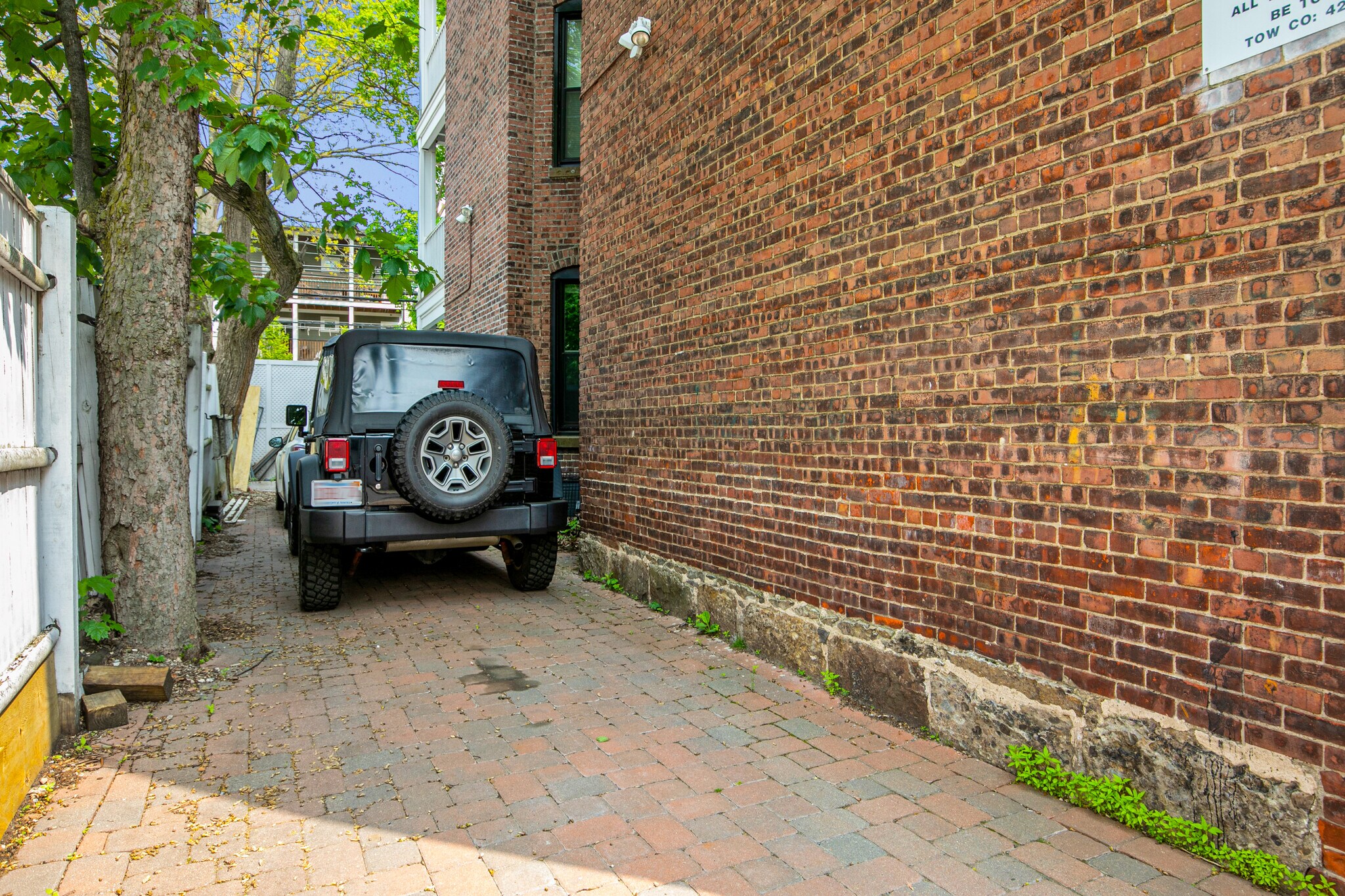 Building Photo - 50 Cameron St