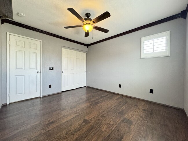 Building Photo - COMING SOON!!! 4 Bedroom/ 3 Bathroom Home ...