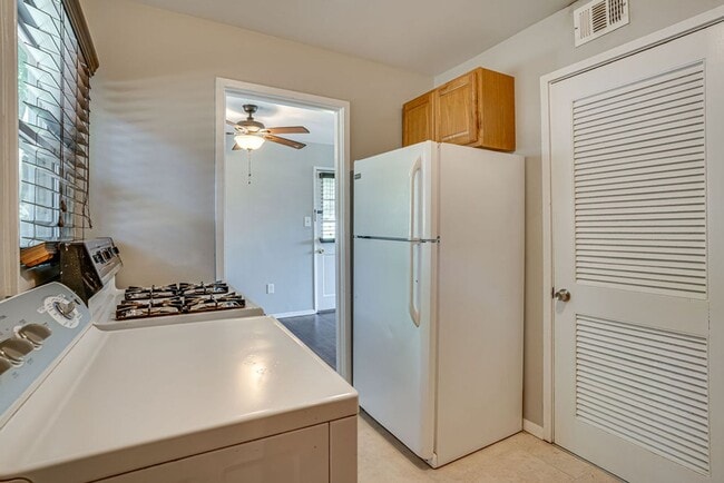 Building Photo - Location, Location, Location! Charming 3 b...