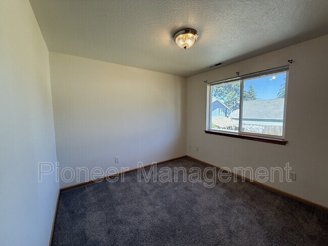 Building Photo - 6810 Aster St