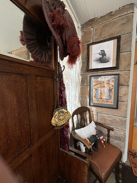 Building Photo - 425 S Washington St