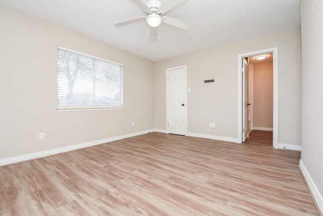 Building Photo - 4606 Whispering Rock Ln