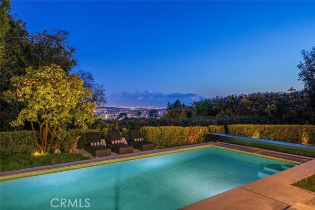 Building Photo - 1514 Sunset Plaza Dr