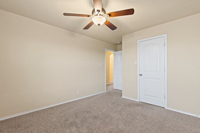 Building Photo - "Spacious 4-Bedroom Retreat in Schertz wit...
