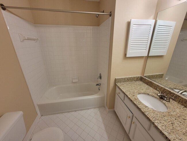 Building Photo - 2 Bedroom 3.5 Bathroom Town home located in the Oak Ridge Meadows Neighborhood