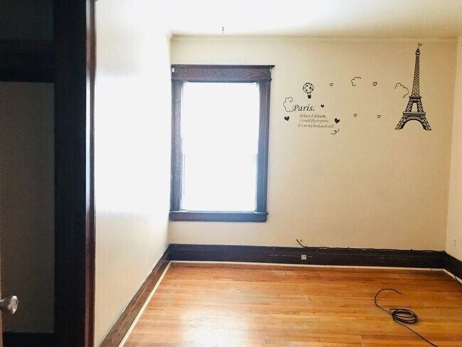 Building Photo - 943-945-945 Dewey Ave