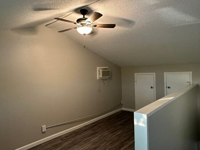 Building Photo - Ernest Properties 2 (295 Mooring Cir)