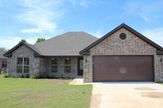 Building Photo - PRELEASE