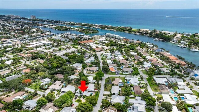 Building Photo - 2616 NE 26th Terrace