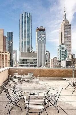 Building Photo - 111 E 30th St