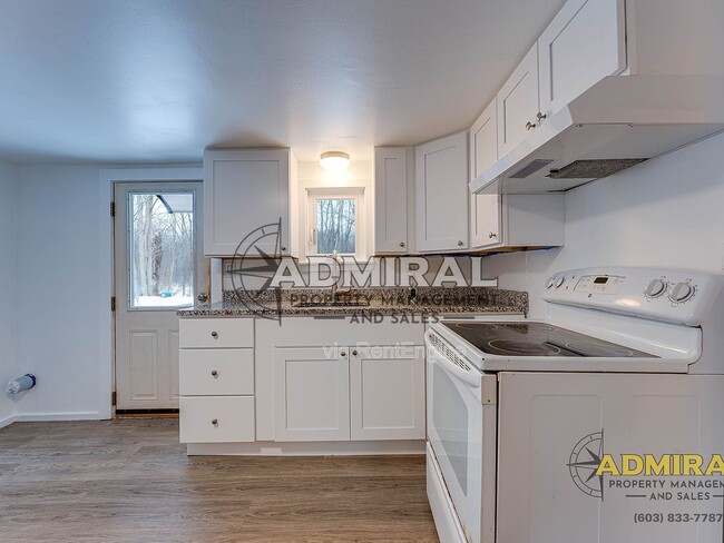 Building Photo - 6 Dora Dr