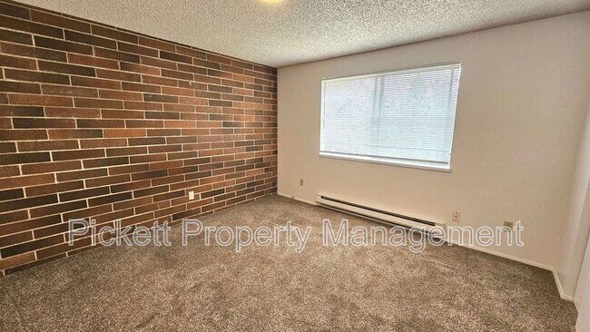 Building Photo - 1615 Trenton Ave