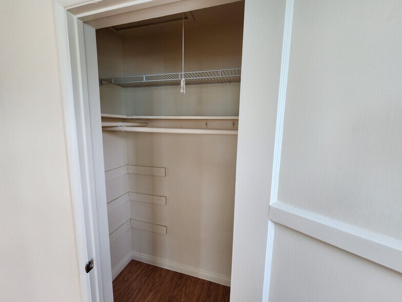 Building Photo - 5264 Cahuenga Blvd