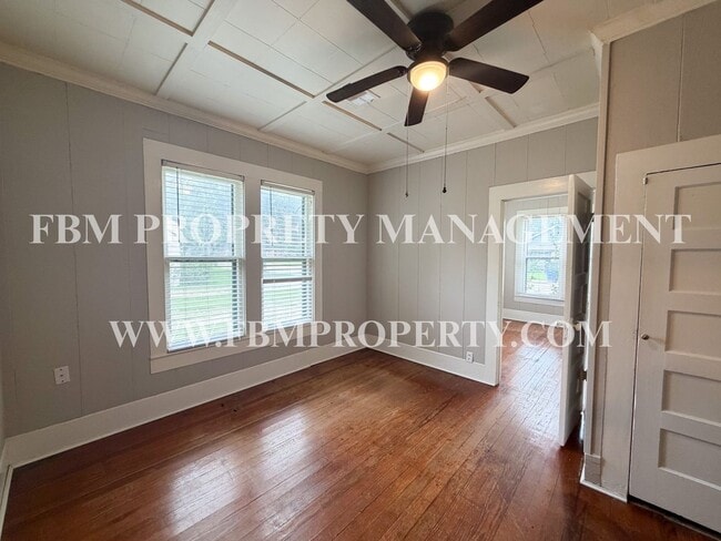 Building Photo - 205 W Gilmer St
