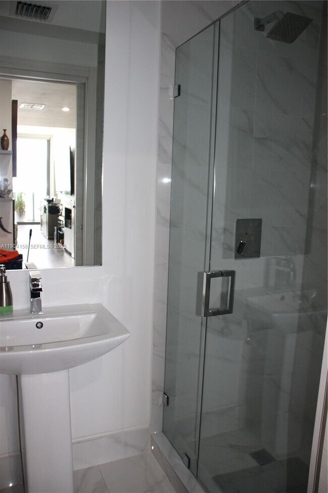 Building Photo - 801 S Miami Ave