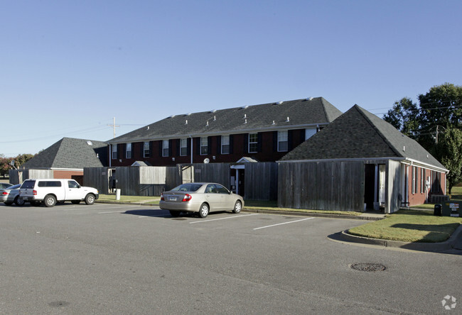 Building Photo - Barrington Woods Townhomes