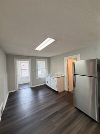 Building Photo - 82 Brookside Ave