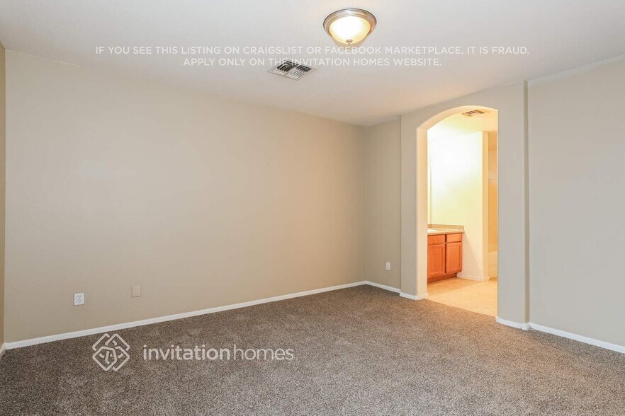 Building Photo - 5409 S 7th Dr