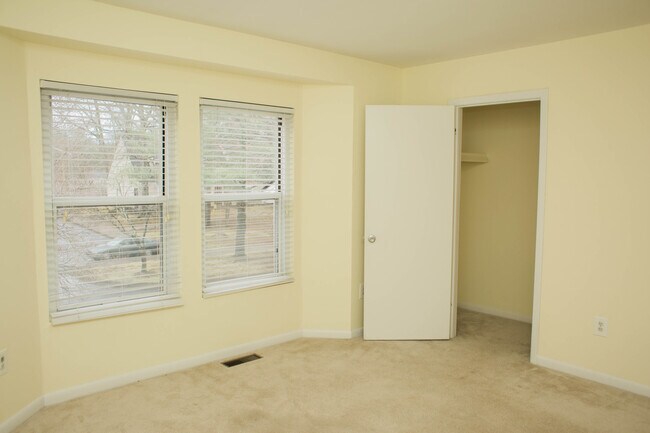 Building Photo - 2754 Gatewood Cir