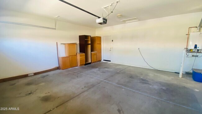 Building Photo - 8147 W Ross Ave