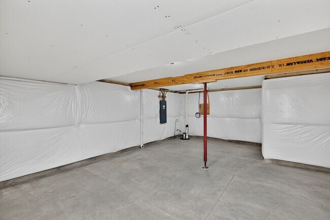 Building Photo - BEAUTIFUL CORNER LOT!! 3 Bedroom, 2 Bathroom Home in Des Moines!