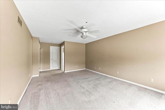 Building Photo - 347 Huntington Ct