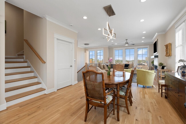 Building Photo - Bradshaw Commons