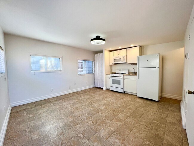 Building Photo - Studio in North Park - Freshly Painted, Co...