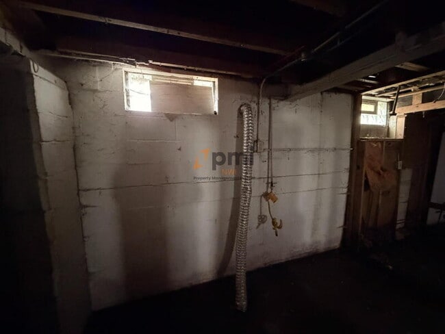 Building Photo - 4816 Massachusetts St