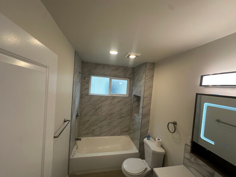 Building Photo - 875 29th St