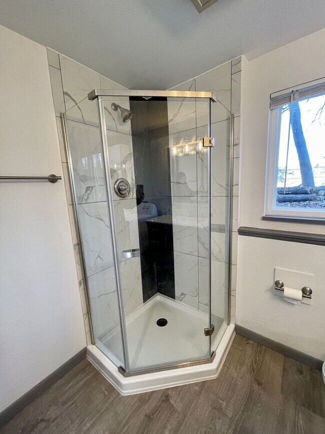 Building Photo - Newly Renovated 4 Bed 2 Bath House Near CSU!