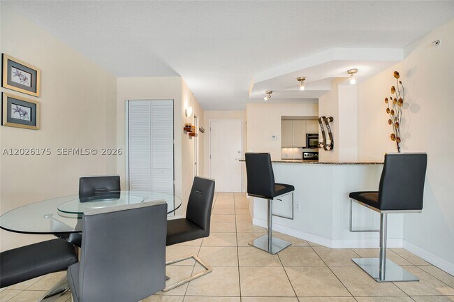 Building Photo - 6917 Collins Ave